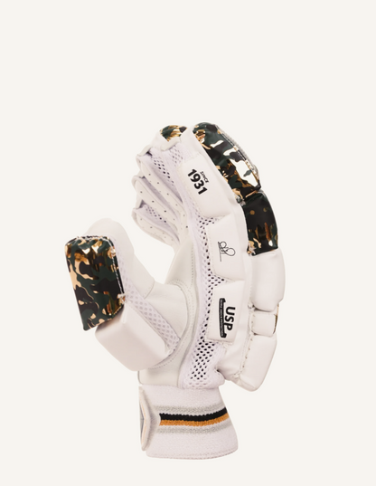 SG HP LITE BATTING CRICKET GLOVES